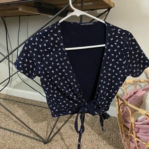 Brandy melville wrap top
